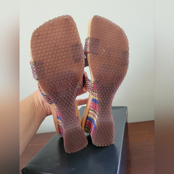 NWT BCBG Maxazria randbow snake skin wedge sandal heel with box size 8 - Picture 7 of 9